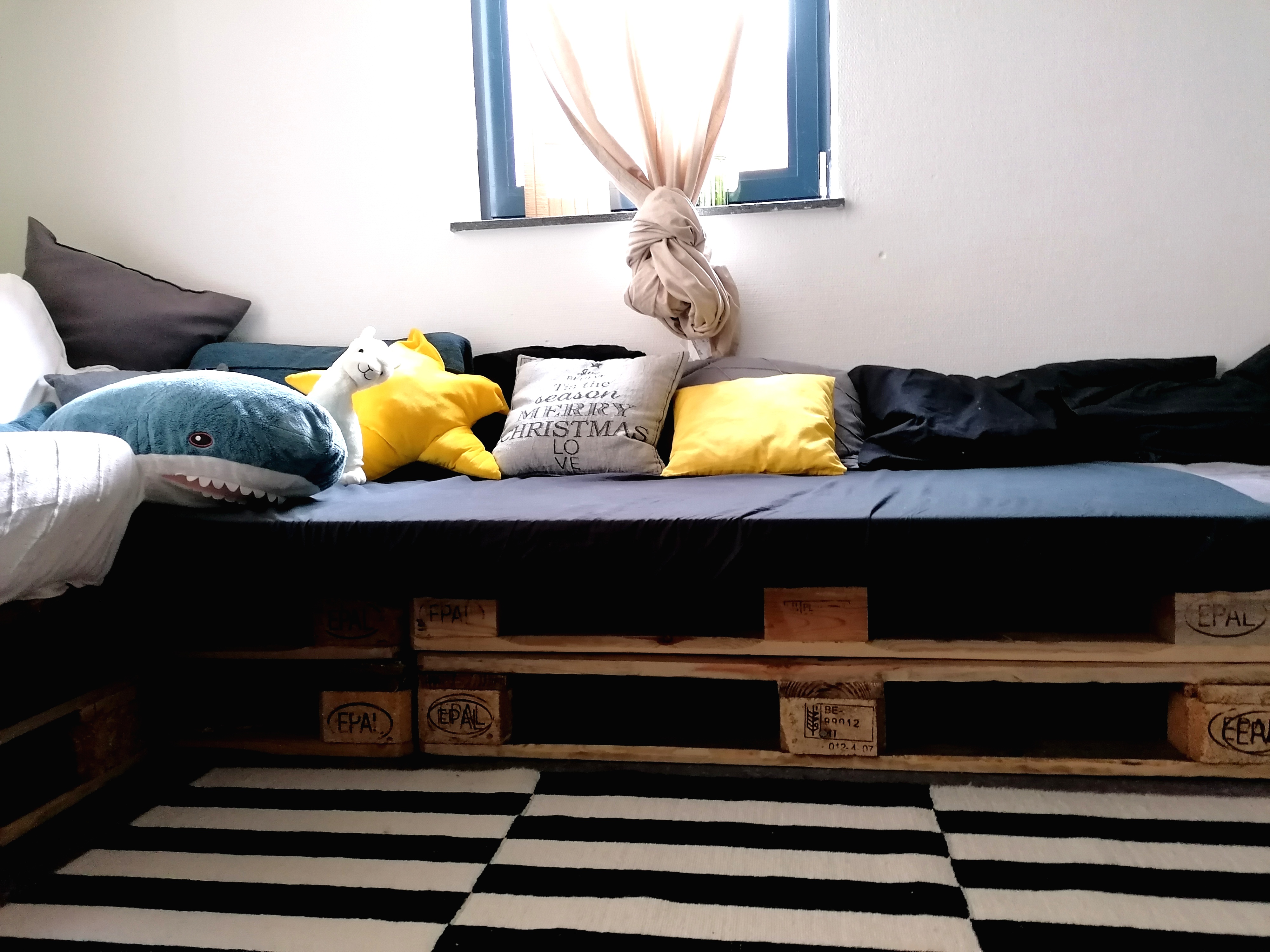 unser gemütliches Sofa unser gemütliches Sofa